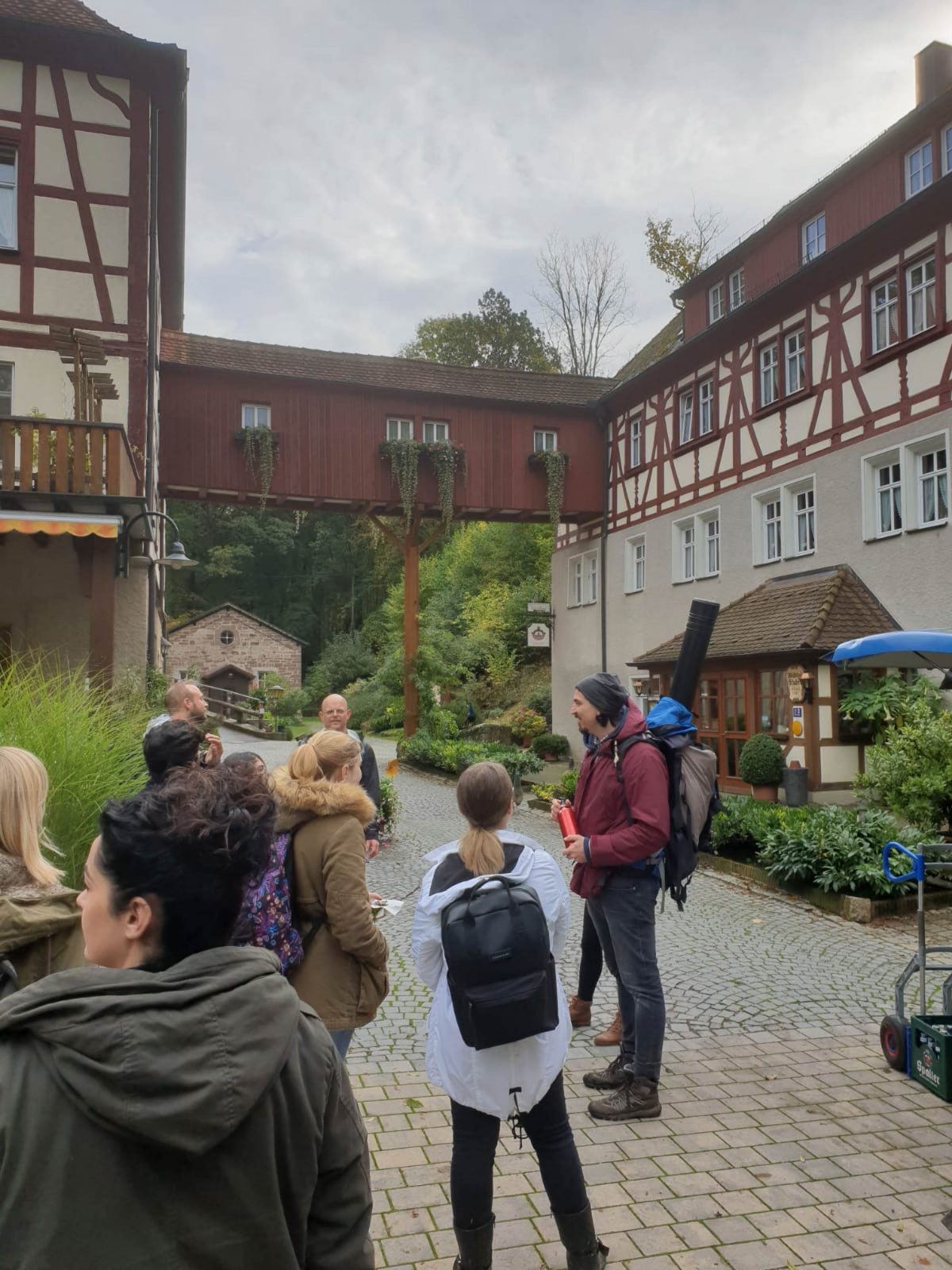 Das Team von Bermüller+Niemeyer Architekturwerkstatt auf Wandertour in der Windsheimer Bucht.