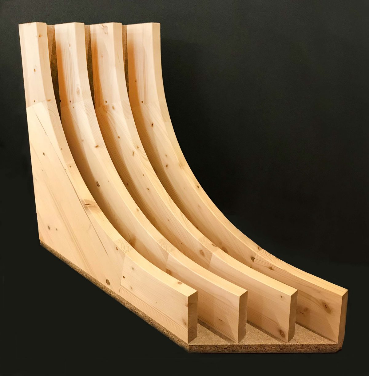 Das Bermüller+Niemeyer Team arbeitet am Design der CNC-Prototypen für eine neue Sushi Bar in der Südstadt, Nürnberg.