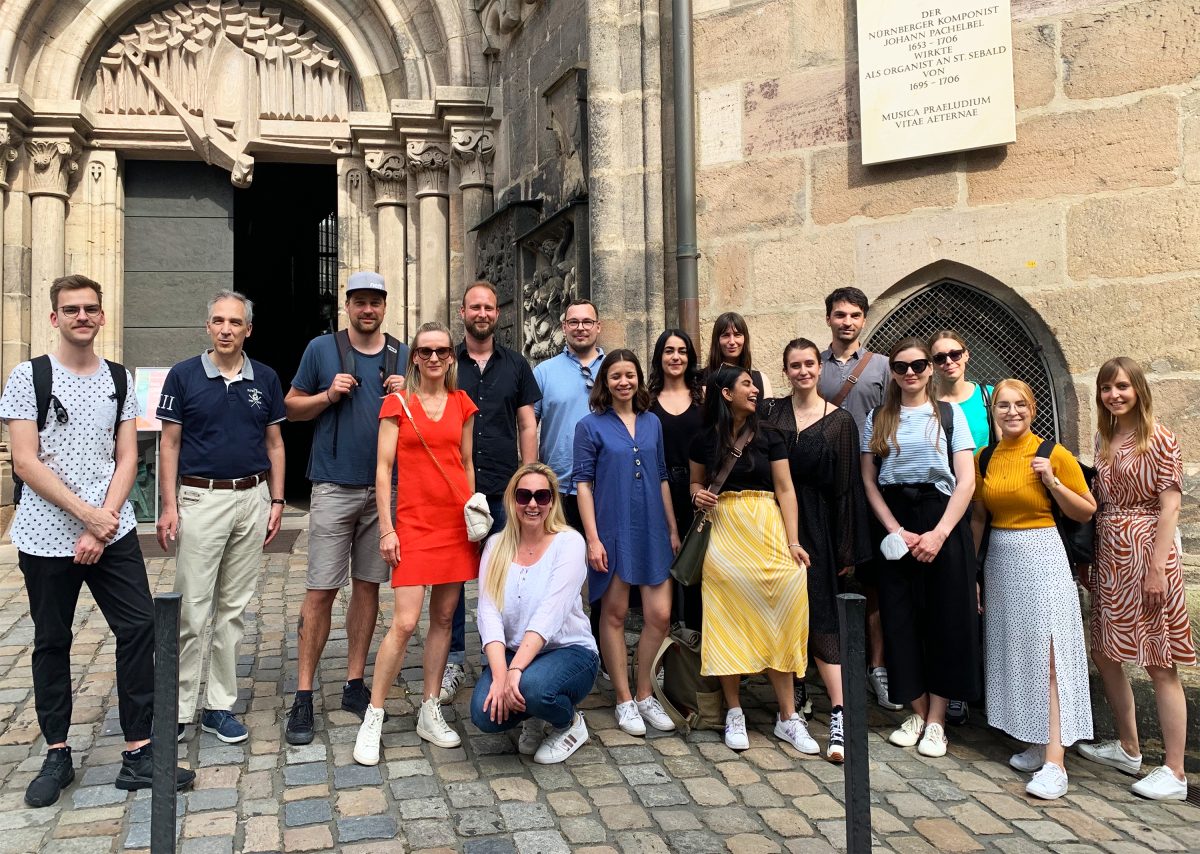 Gruppenfoto Sebalduskirche Teamtag